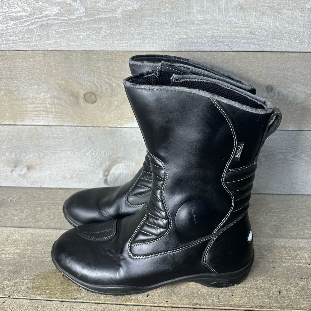 Stylish Black Leather Men's Boots